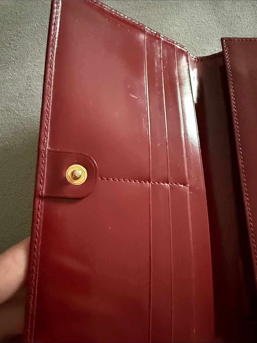 Gucci Burgundy Patent Leather Continental Wallet with Gold Plaque - Picture 5 of 10